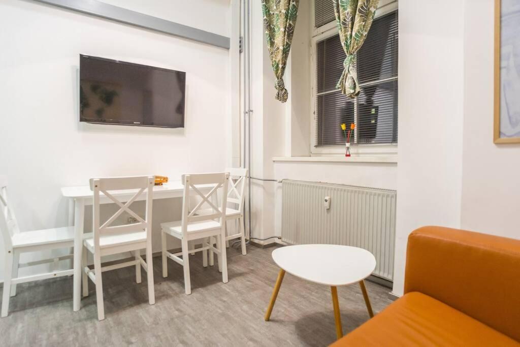 Apartma N'Poznam Tobacna Ljubljana Extérieur photo
