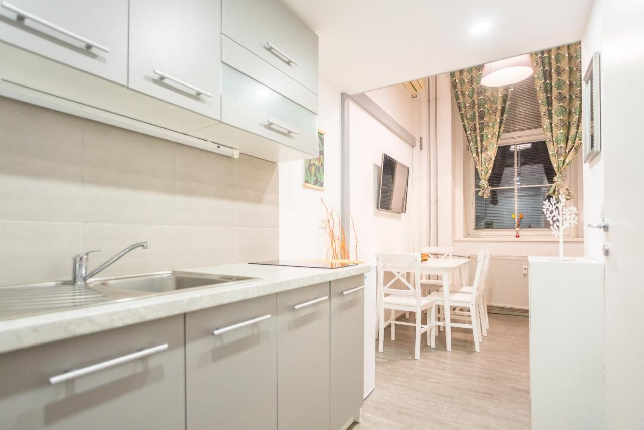 Apartma N'Poznam Tobacna Ljubljana Extérieur photo