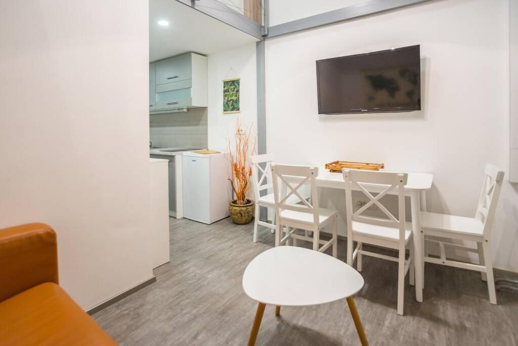 Apartma N'Poznam Tobacna Ljubljana Extérieur photo