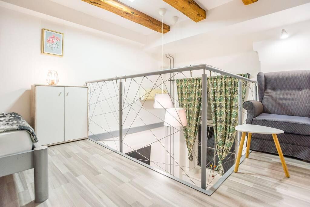 Apartma N'Poznam Tobacna Ljubljana Extérieur photo